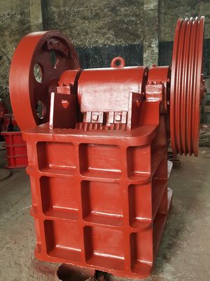 300r / Min 21T / H دستگاه سنگ شکن فک برای استخراج شن و ماسه و معادن سنگ سنگ